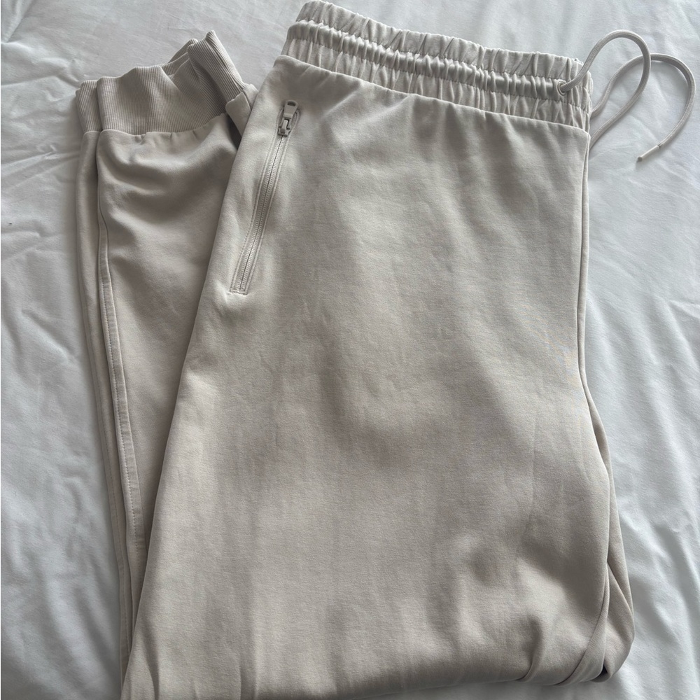 Old Navy Women’s Cream Jogger Pant